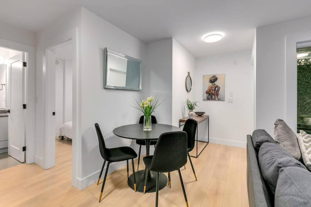 Guest Suite In South Суррей Екстер'єр фото